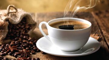 ماذا يحدث للجسم حال تناول الشاي والقهوة بعد الإفطار مباشرة؟ الصحة تُجيب